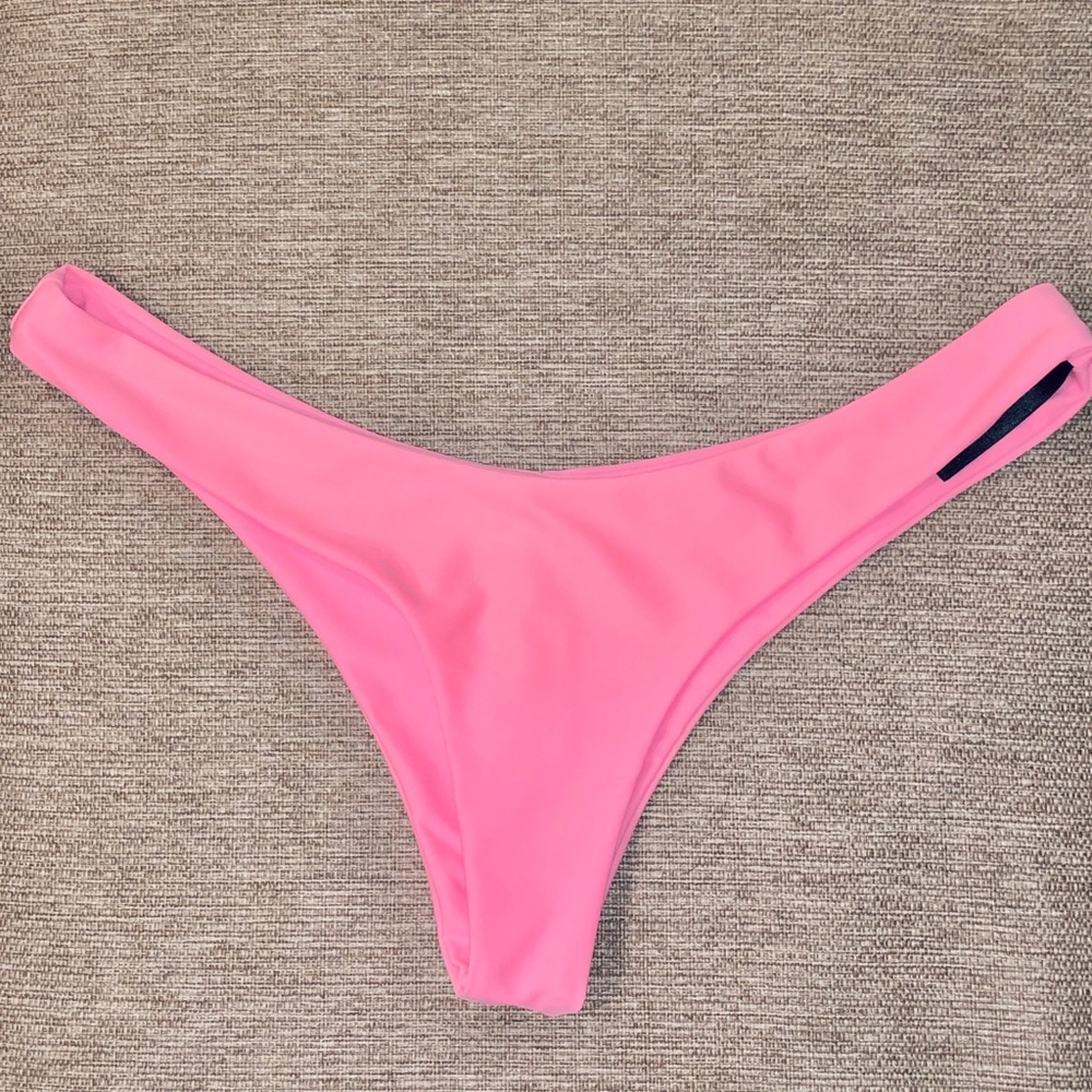 Blackbough Pink Bottom
